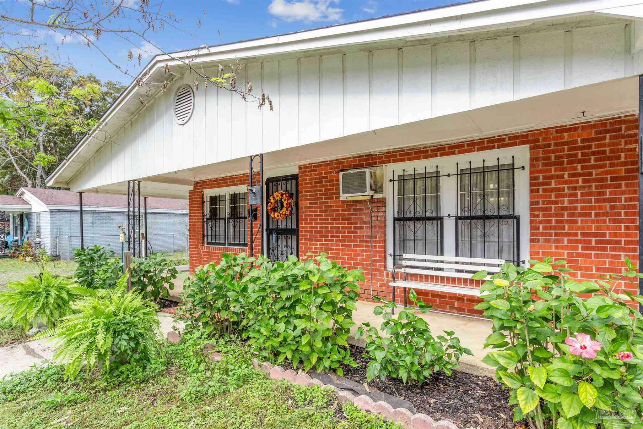 6598 Magnolia St  Milton FL 32570 photo