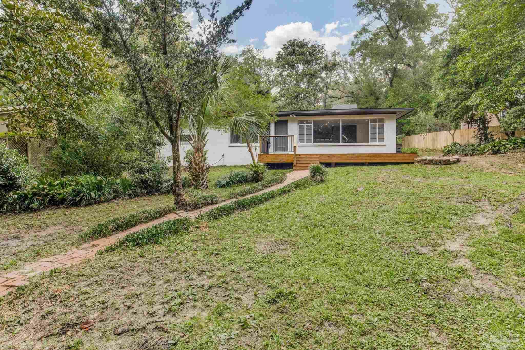 Property Photo: 1166 Ellison Dr FL 32503