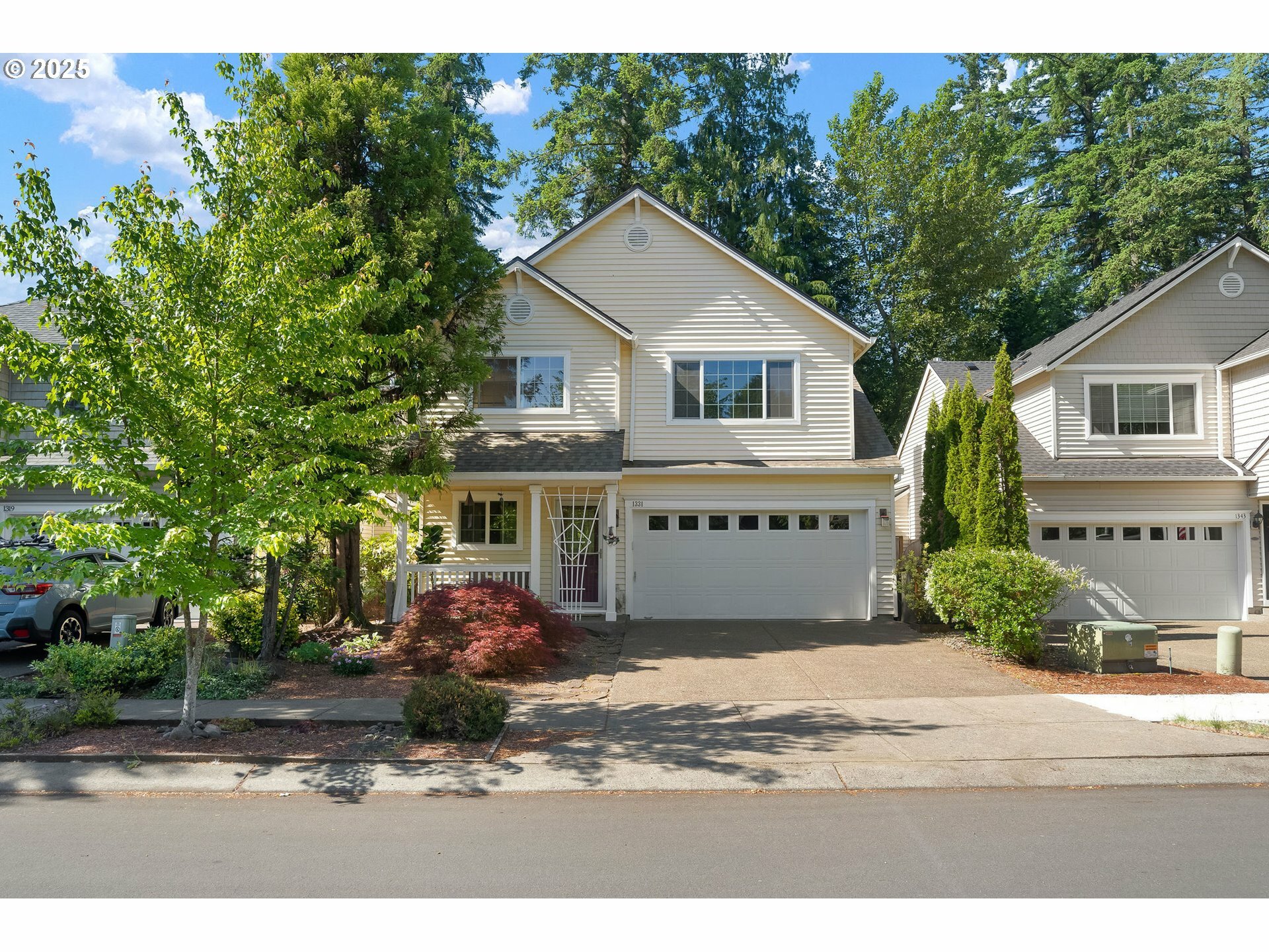 Property Photo:  1331 NE Parkside Dr  OR 97124 