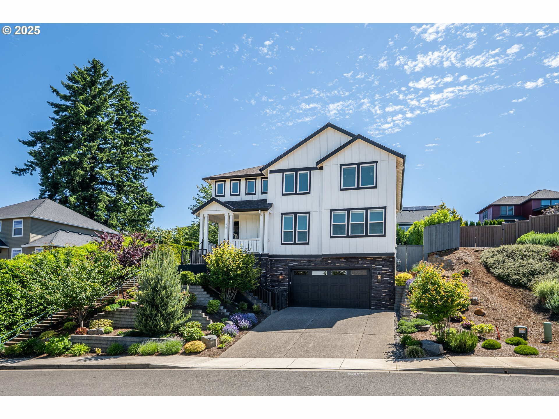 Property Photo: 840 Chikamin Loop OR 97381