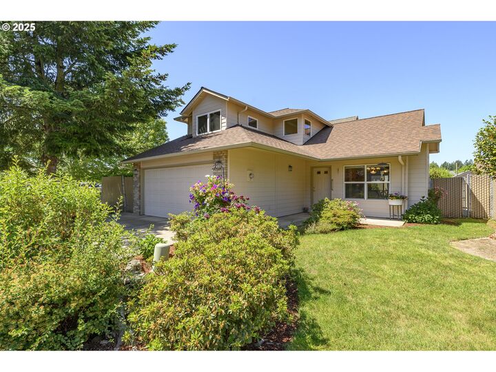 Property Photo:  305 NE Fircrest Pl  OR 97128 