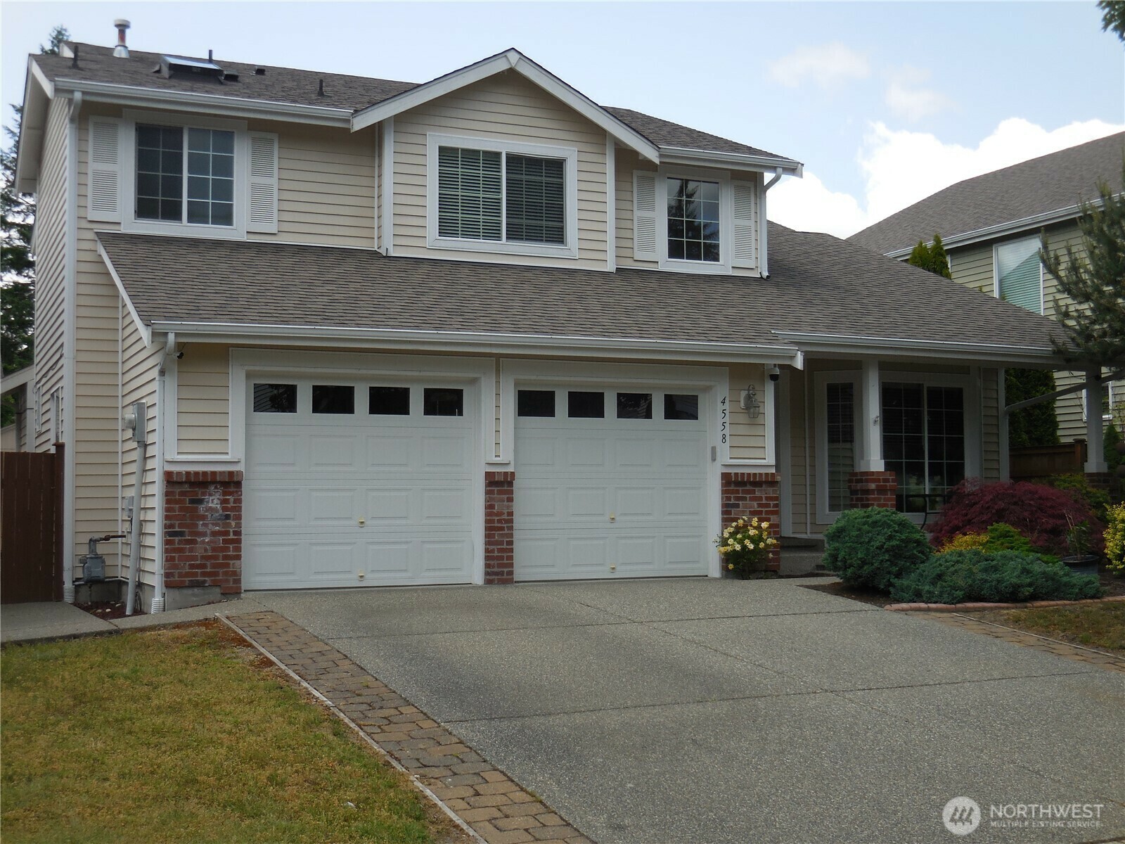 Property Photo: 4558 SE Bakken Court WA 98366