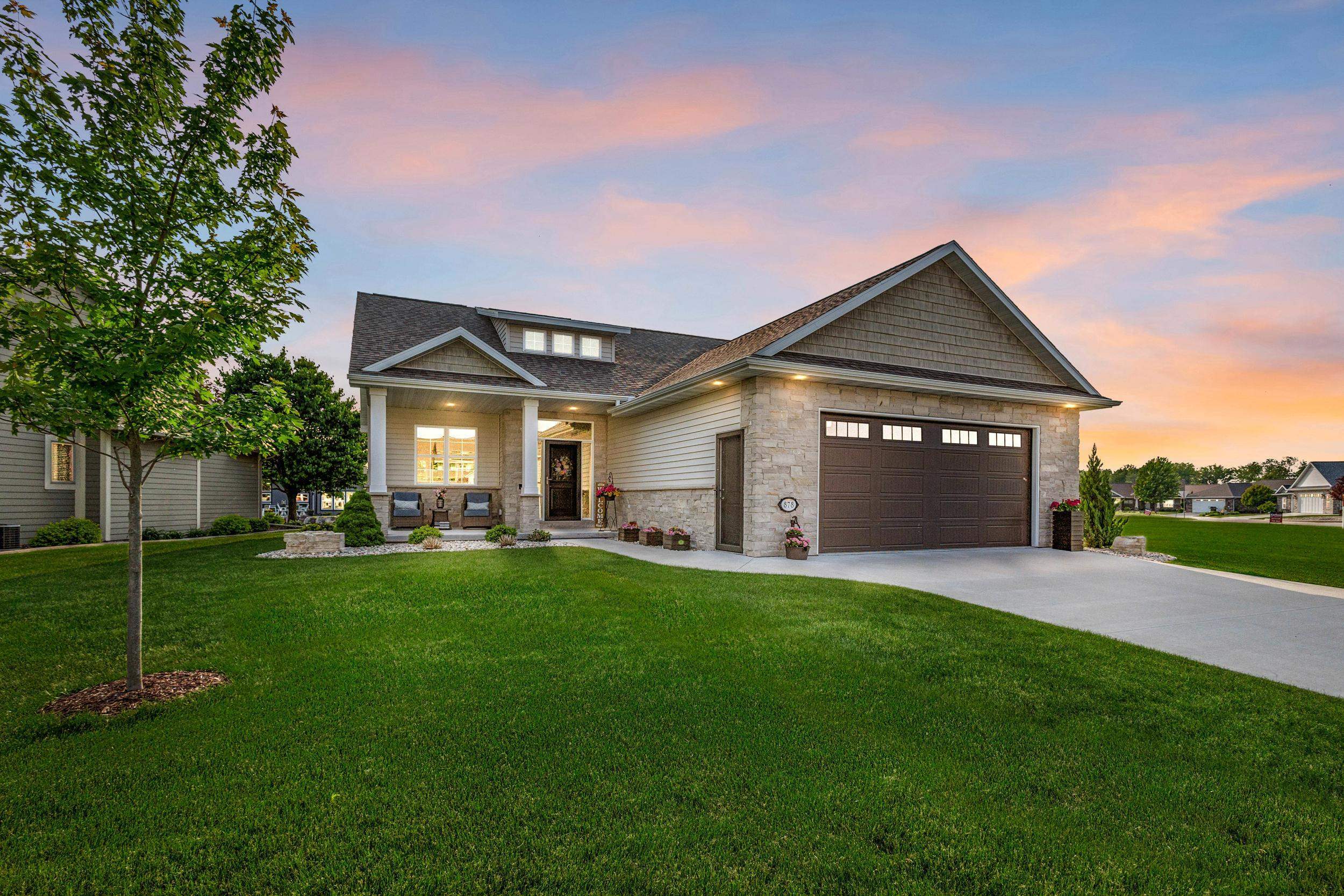 878 Whisper Falls Lane  Menasha WI 54952 photo