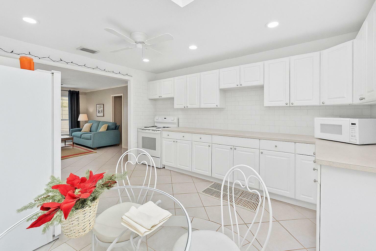 Property Photo: 115 Palomino Circle FL 33487