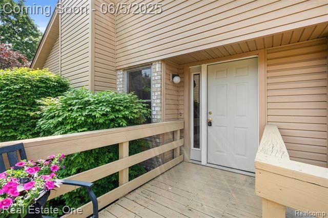 Property Photo: 2343 Heritage Pointe Drive 29 MI 48314