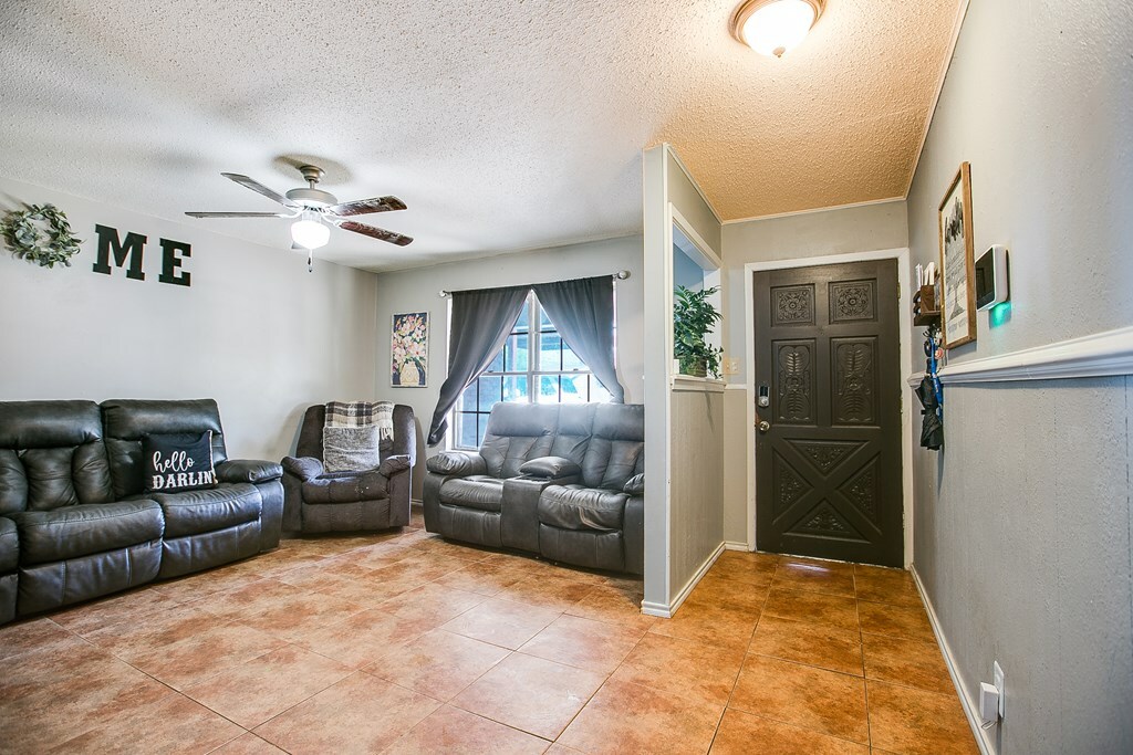 Property Photo: 119 Van Zandt St TX 76905