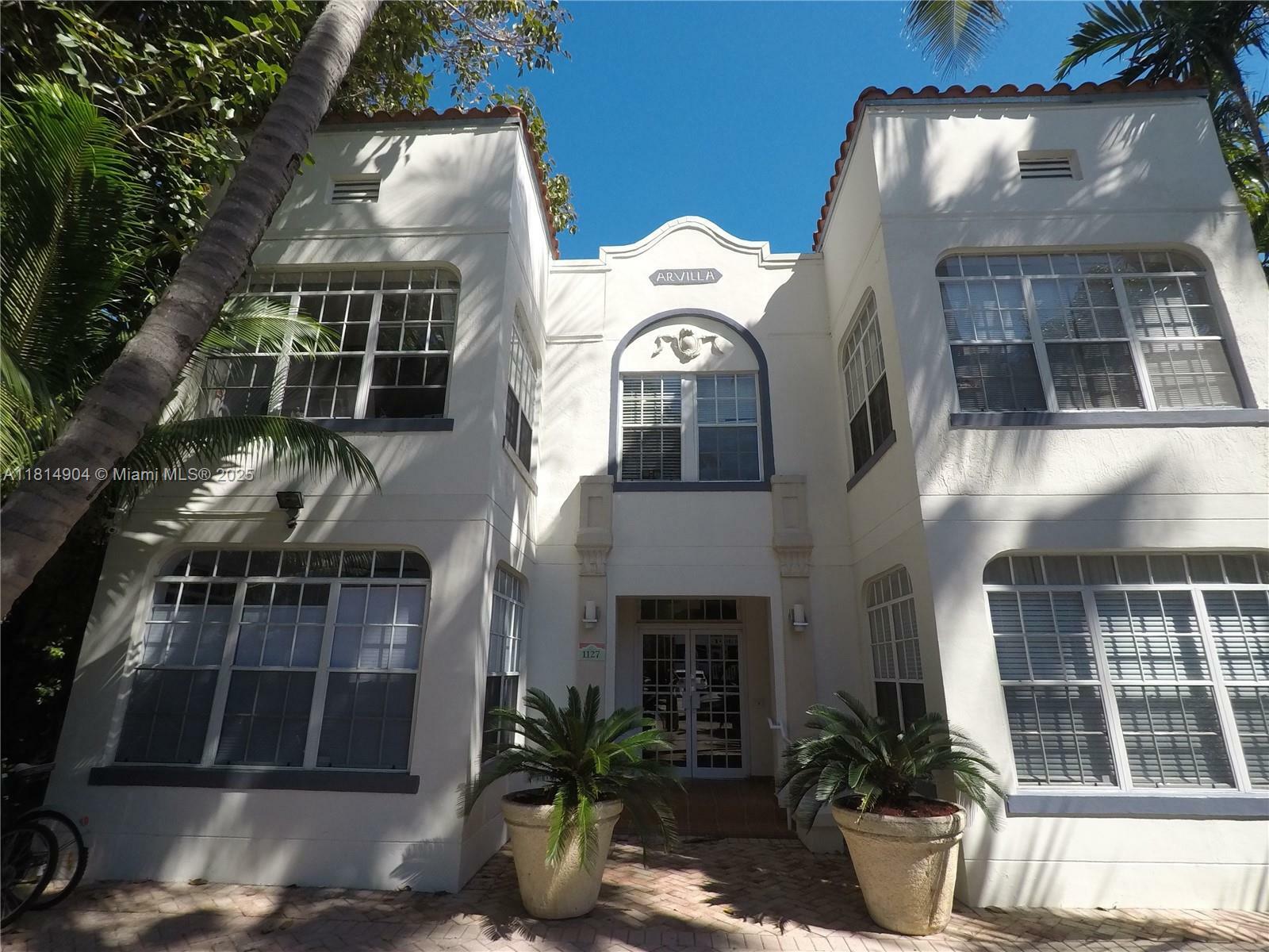 Property Photo: 1127 Euclid Ave 103 FL 33139