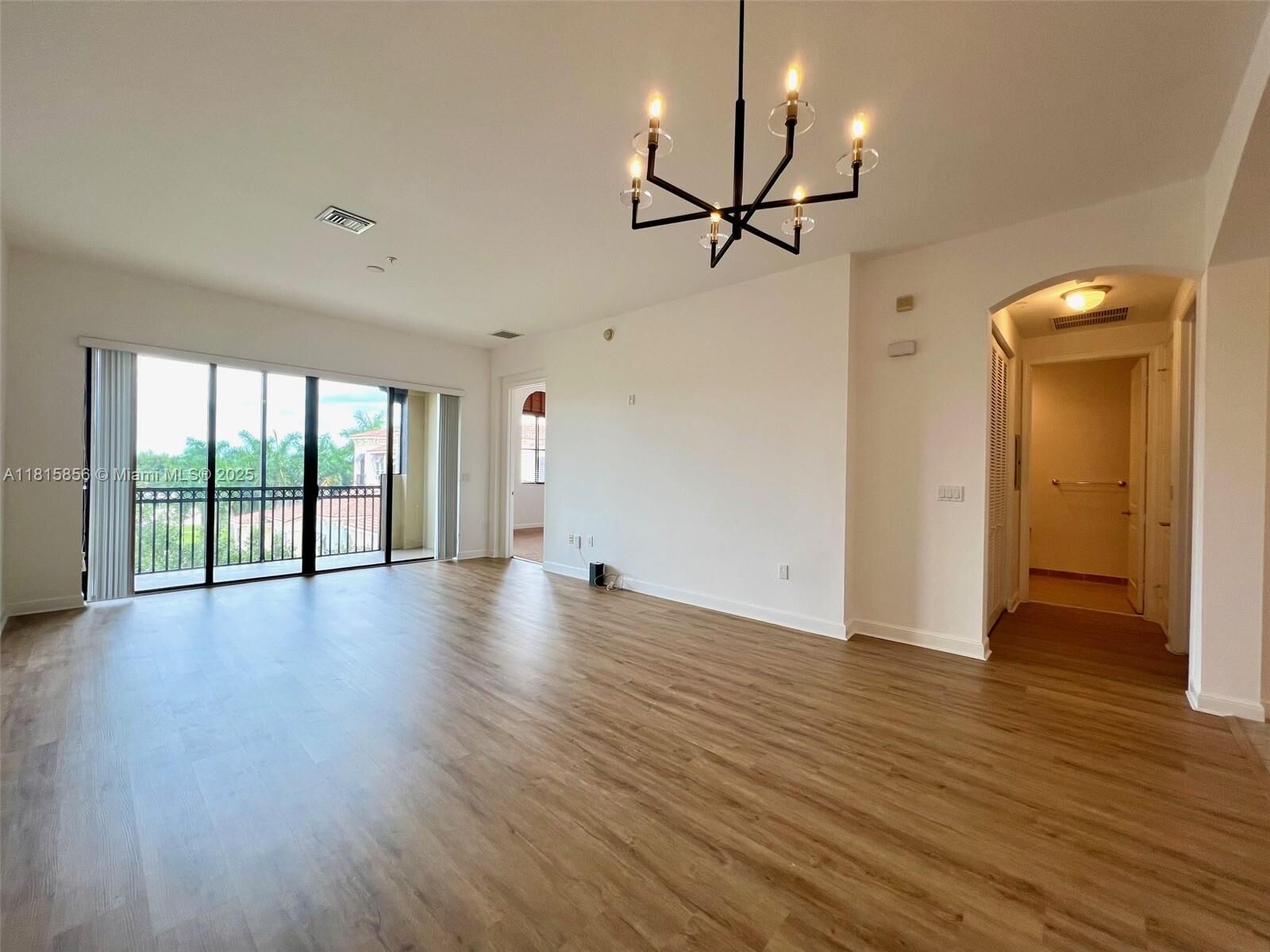 Property Photo:  2900 NW 125th Ave 3-418  FL 33323 