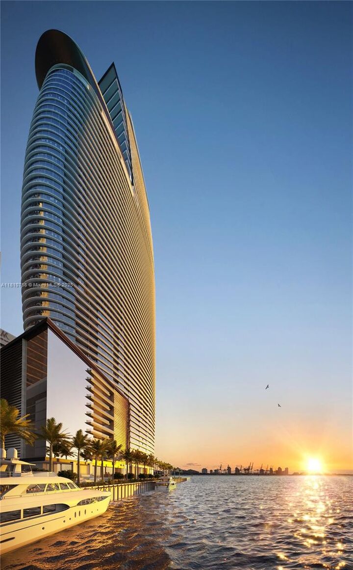 300 Biscayne Blvd Way 1805  Miami FL 33131 photo
