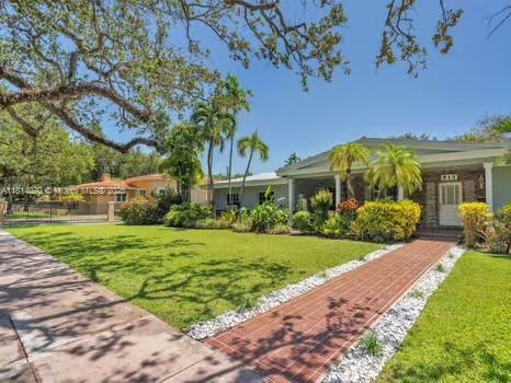 Property Photo: 915 Country Club Prado FL 33134