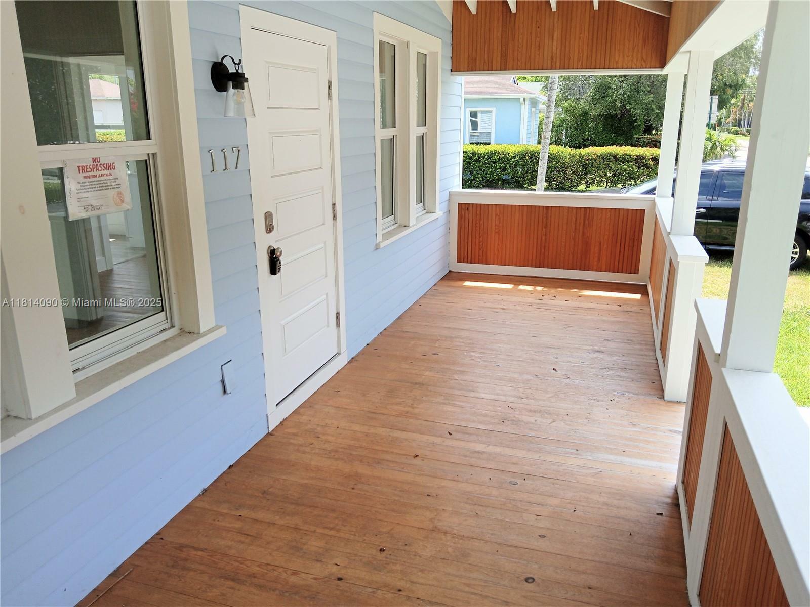 Property Photo: 117 Florida Ave FL 33133