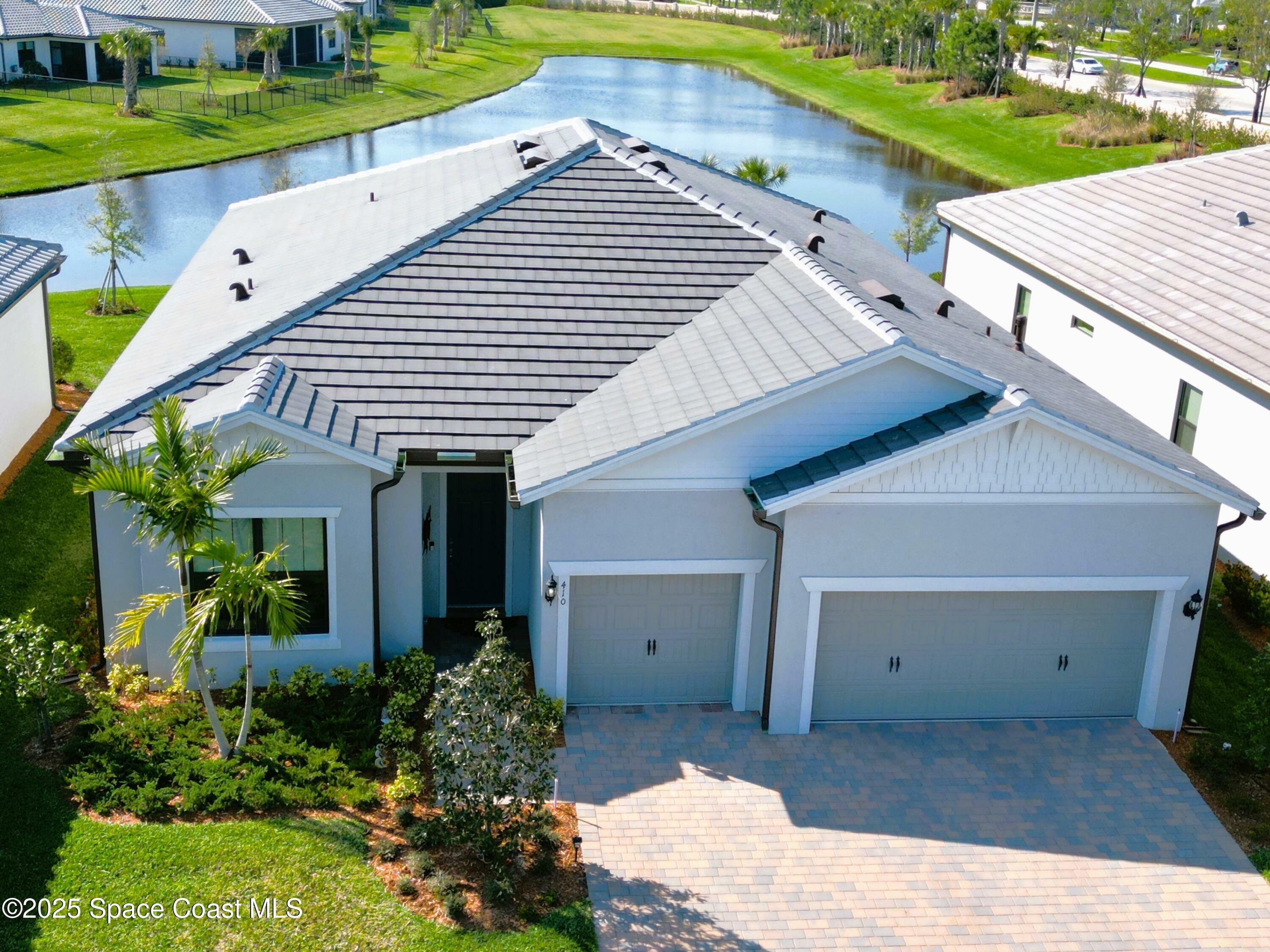 Property Photo: 410 SE Vallarta Drive FL 34984