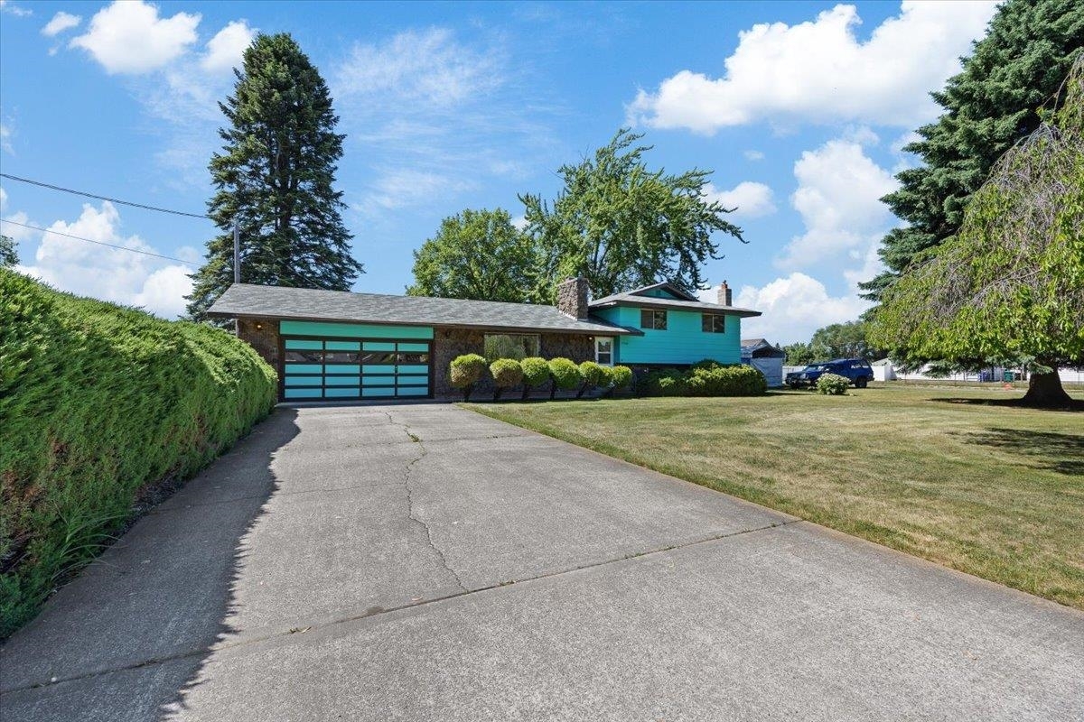 Property Photo: 17708 E Alki Ave WA 99016