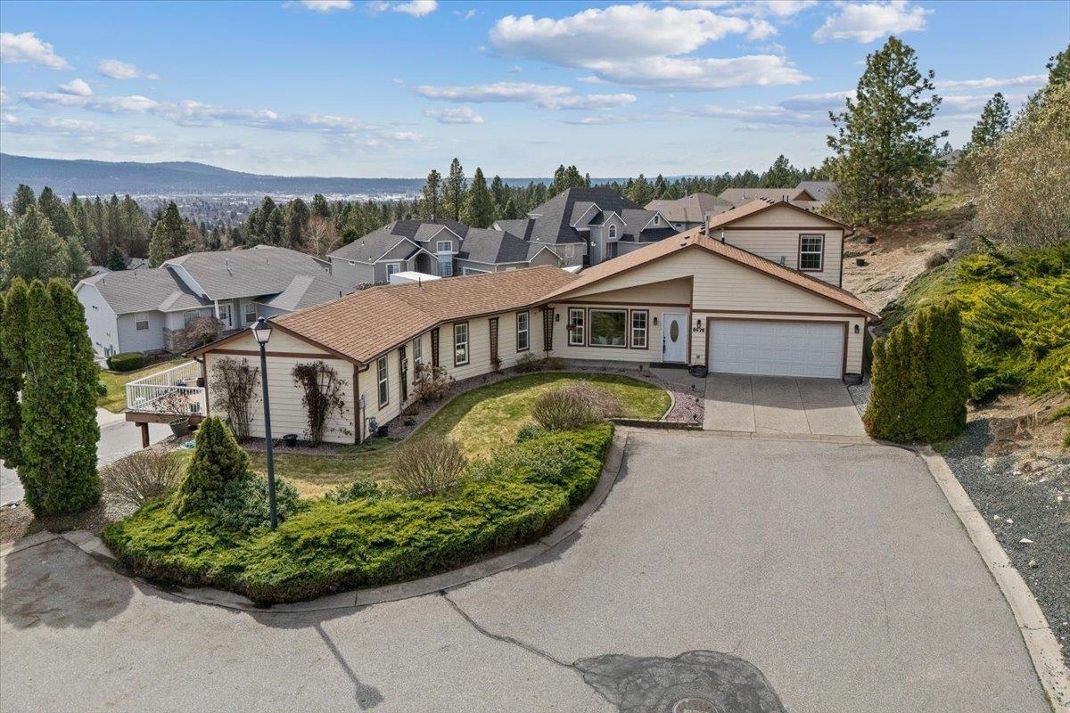 Property Photo: 8626 E Sugar Pine Ln WA 99217