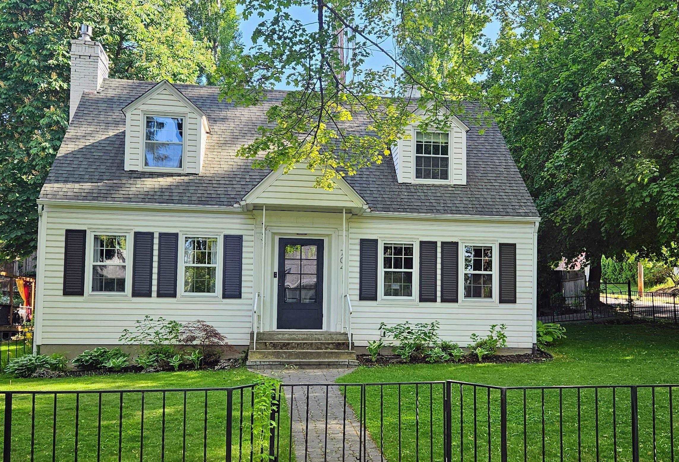 Property Photo:  704 E 20th Ave  WA 99203 