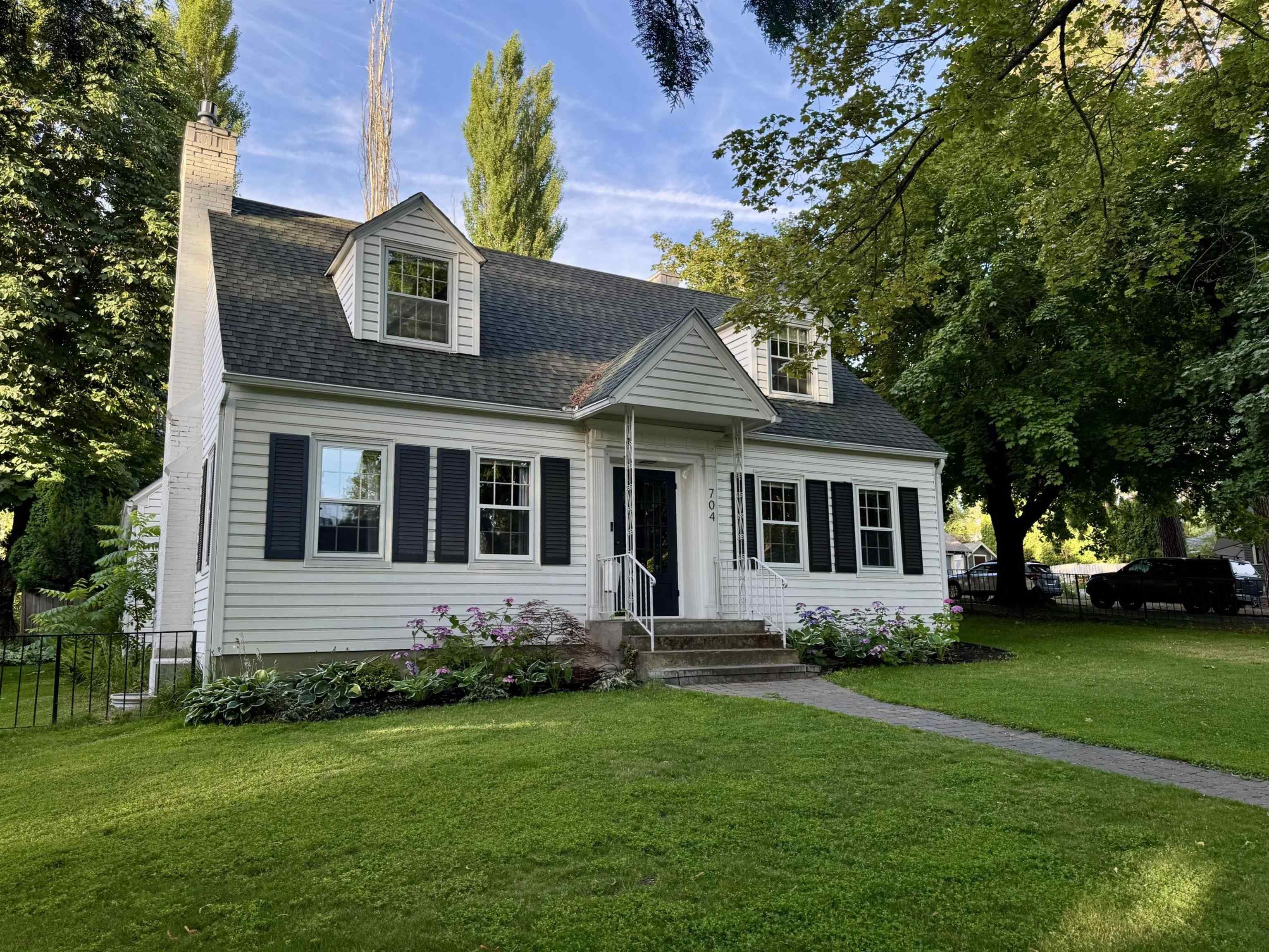 Property Photo: 704 E 20th Ave WA 99203