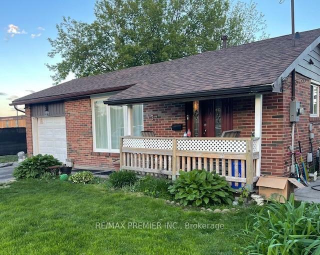 Property Photo: 437 Adelaide Avenue E ON L1G 2A4