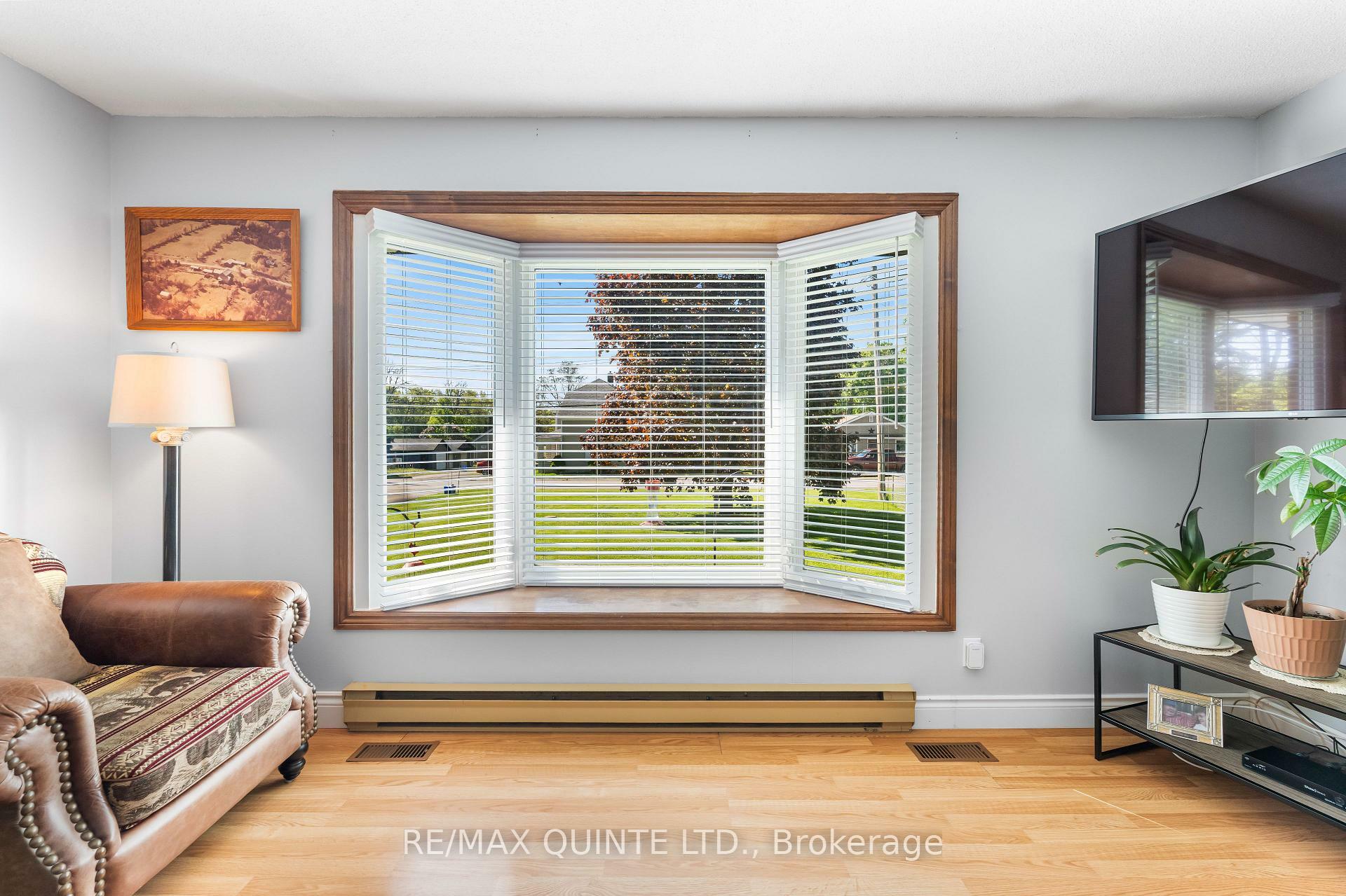 Photo de la propriété:  91 Hoskin Road  ON K8P 5N6 