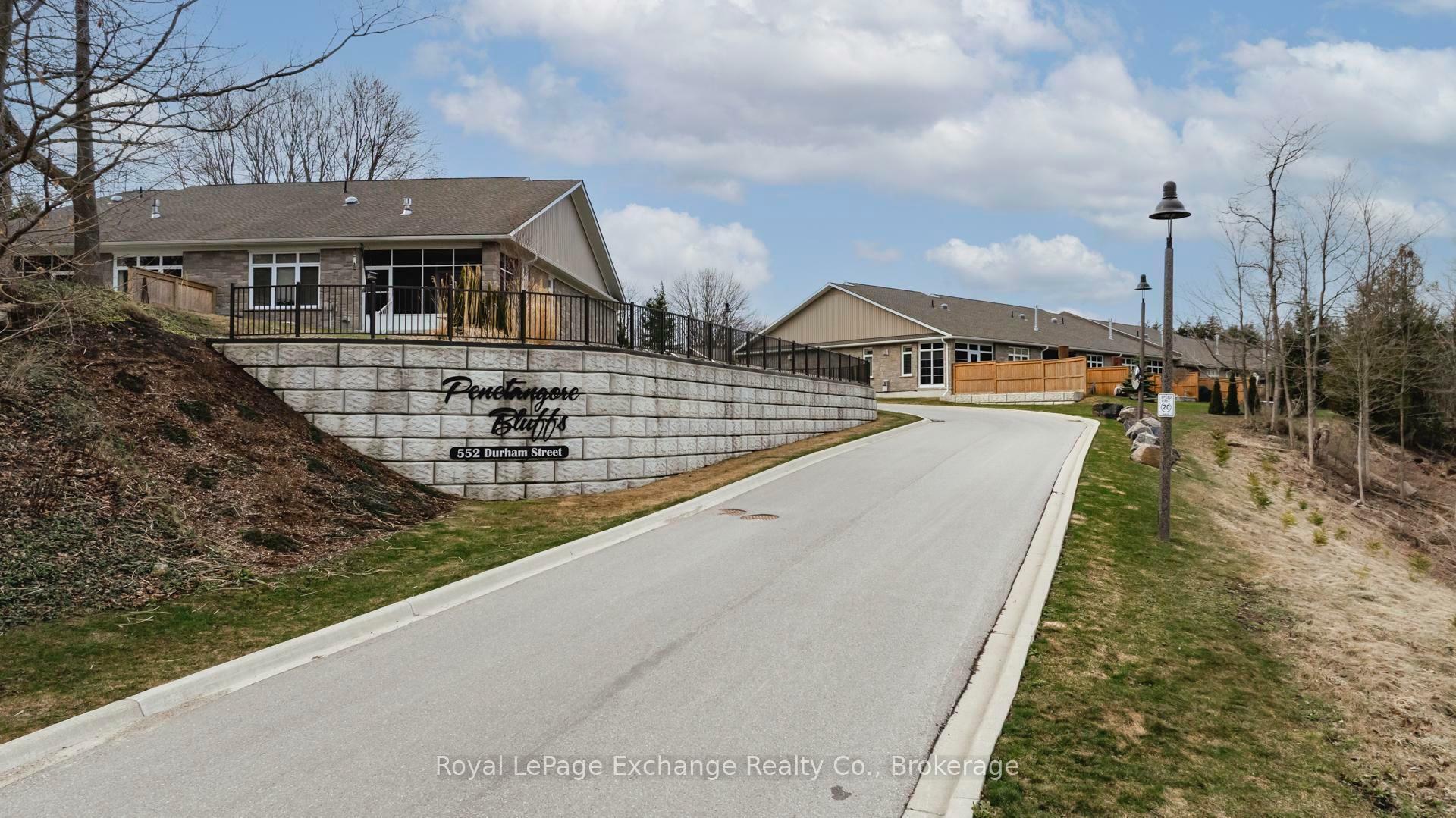 Property Photo:  552 Durham Street 14  ON N2Z 0G5 