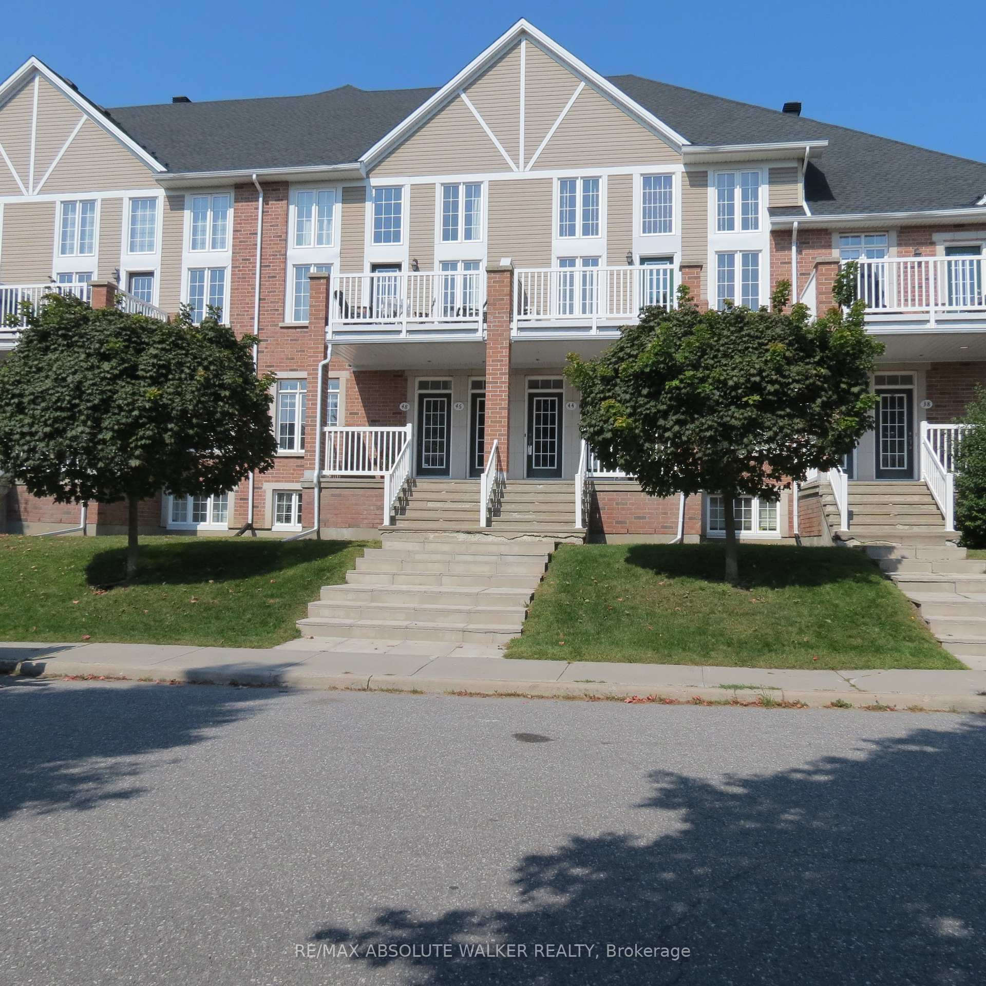 Property Photo: 48 Edenvale Drive ON K2K 0A3