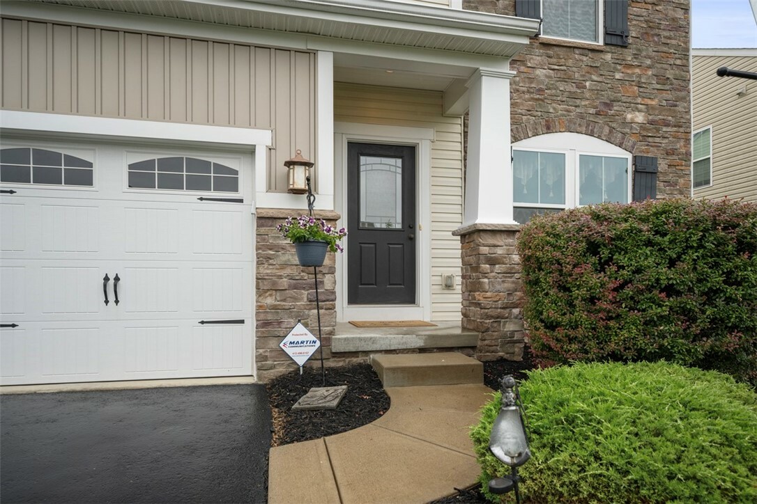 Property Photo: 224 Long Ridge Dr PA 15108