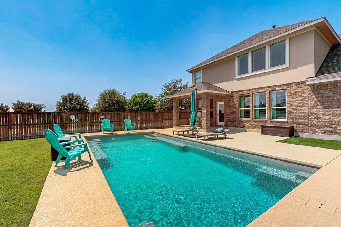 Property Photo: 3301 Amerigo Place Place TX 78665
