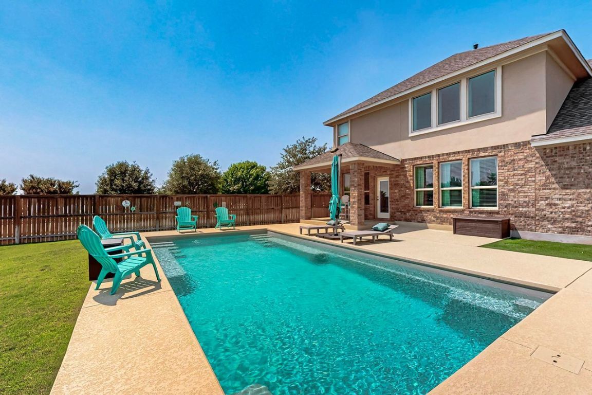 Property Photo: 3301 Amerigo Place Place TX 78665
