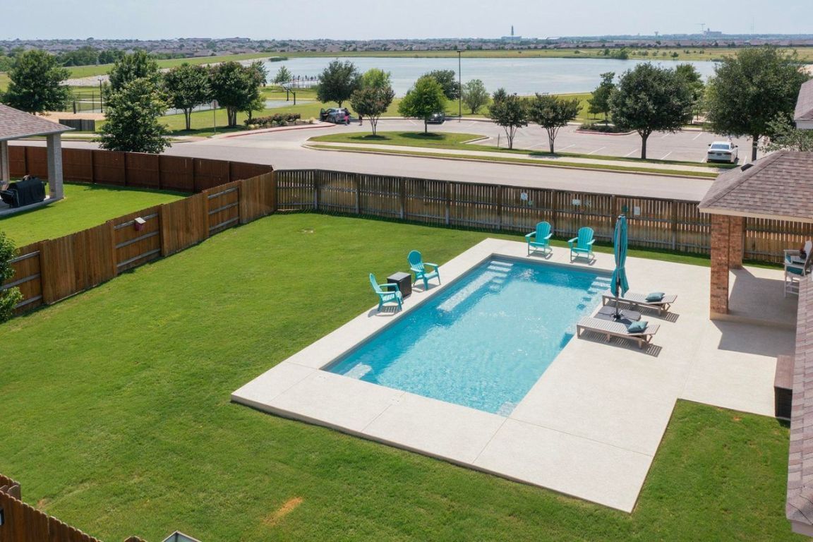 Property Photo: 3301 Amerigo Place Place TX 78665