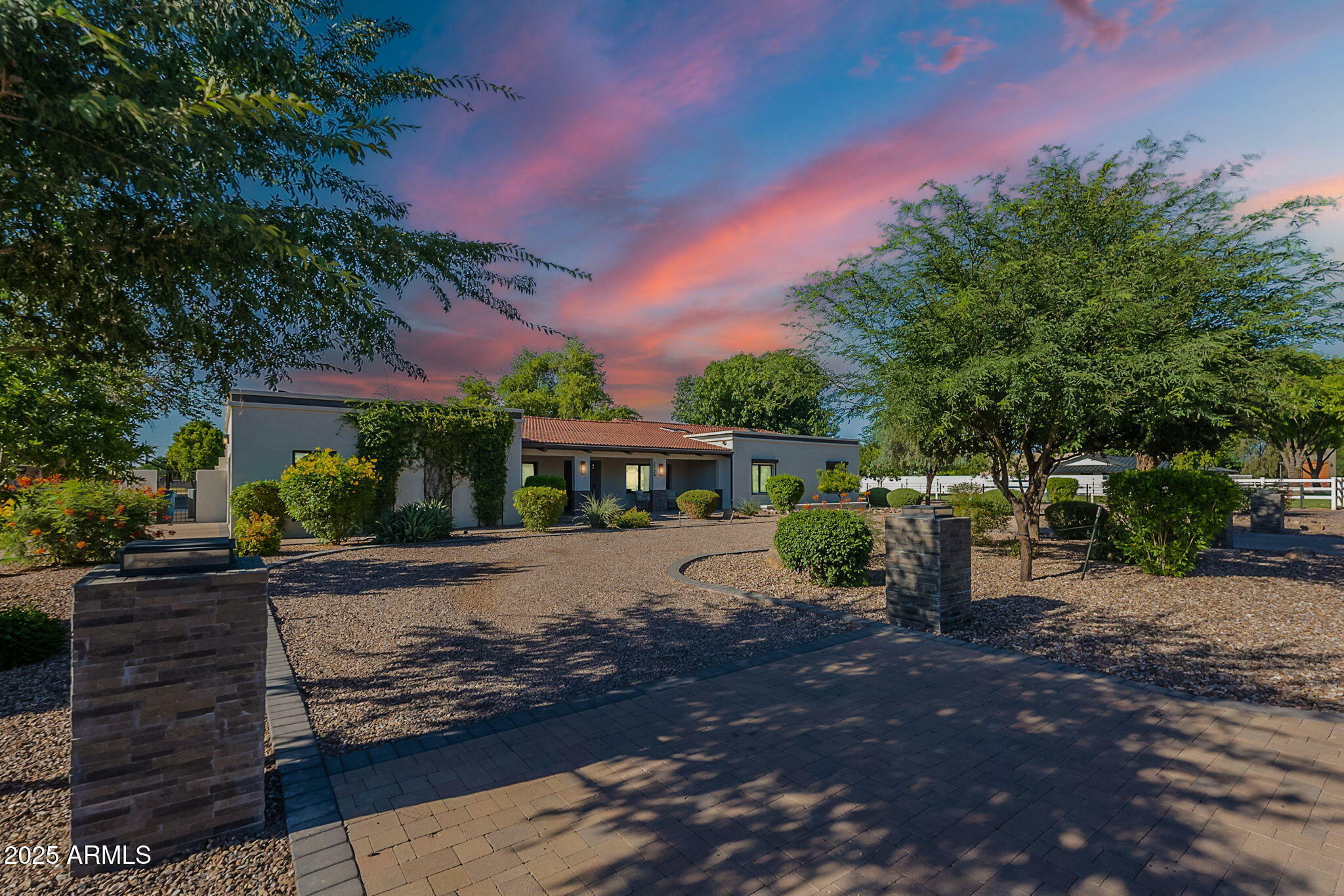 Property Photo: 2724 W Colt Road AZ 85224