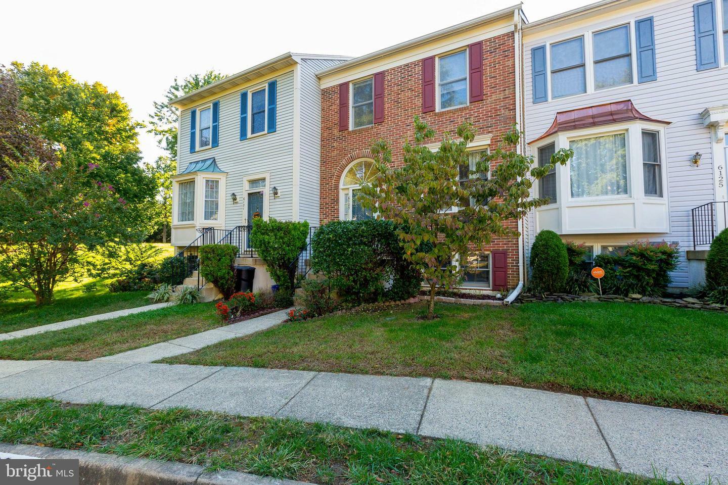 Property Photo: 6123 Joust Lane VA 22315