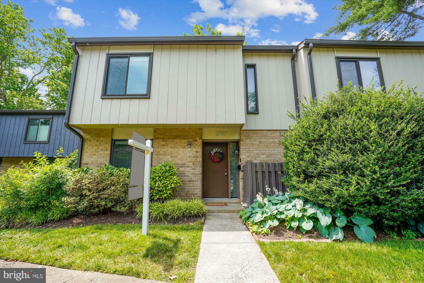 Property Photo: 1797 Ivy Oak Square 67 VA 20190