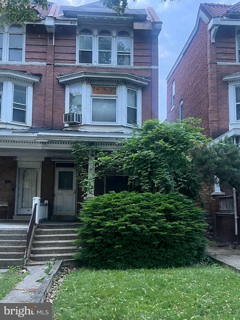 Property Photo: 1708 State Street PA 17103