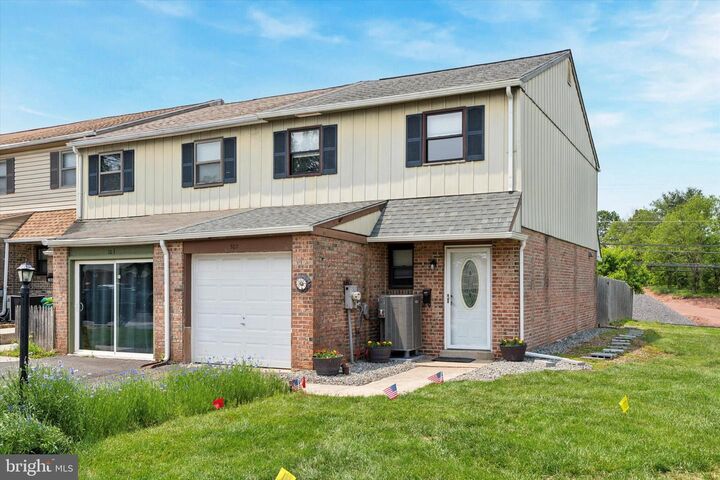 102 Orchard Court  Royersford PA 19468 photo