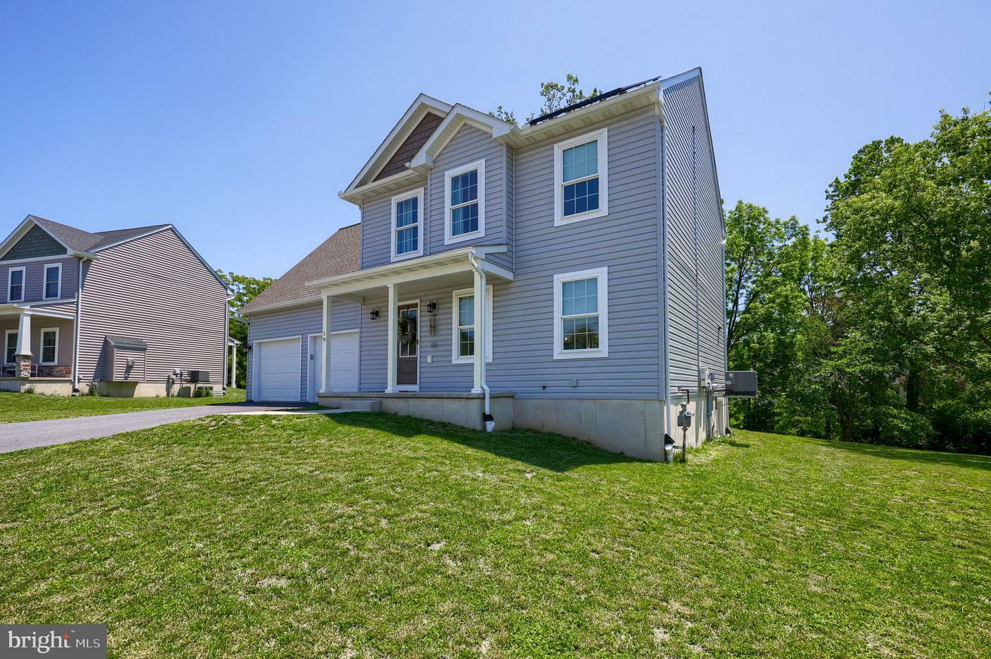 Property Photo:  19 Tennyson Drive  PA 17602 