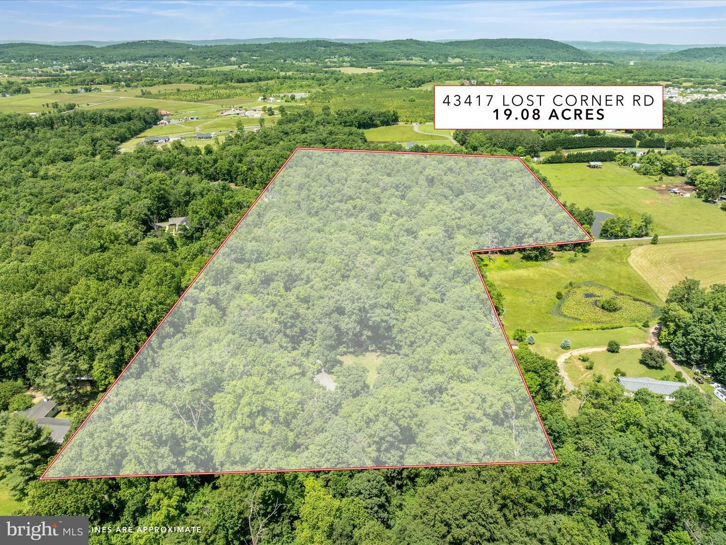 Property Photo: 43417 Lost Corner Road VA 20176