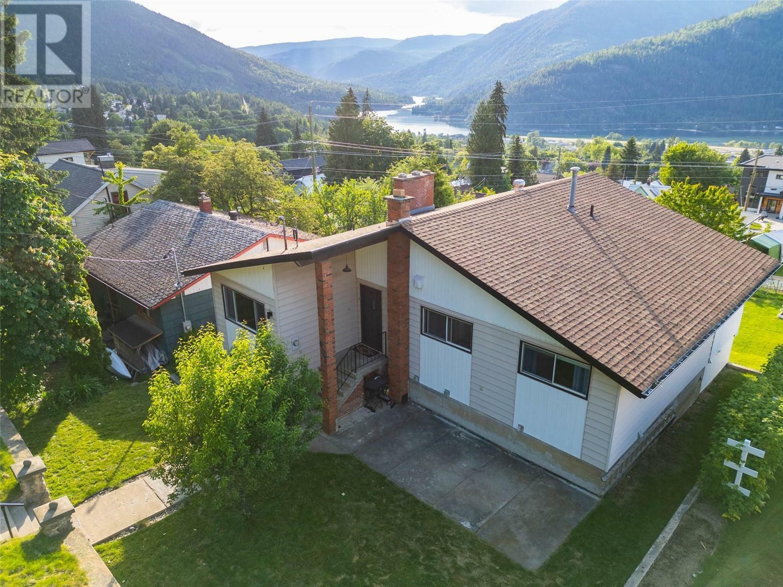 Property Photo: 605 Richards Street BC V1L 5J7