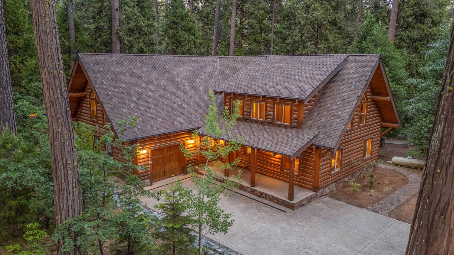 Property Photo: 1371 Shannon Way CA 95223