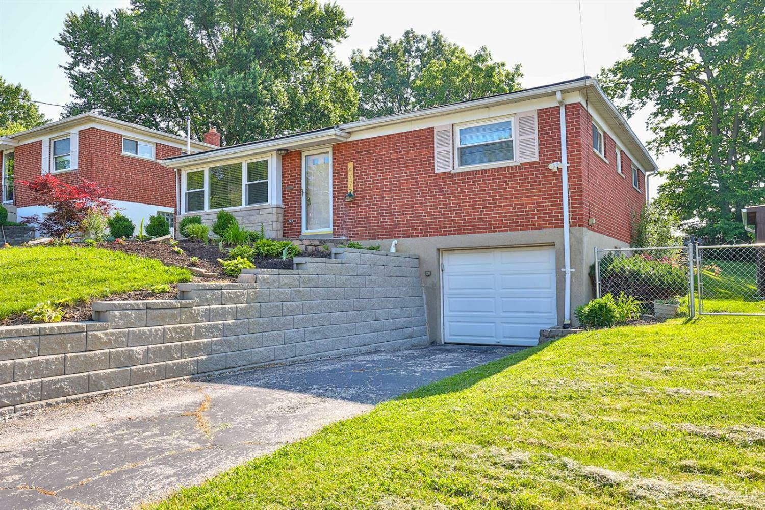 Property Photo: 4772 Shady Lawn Terrace OH 45238