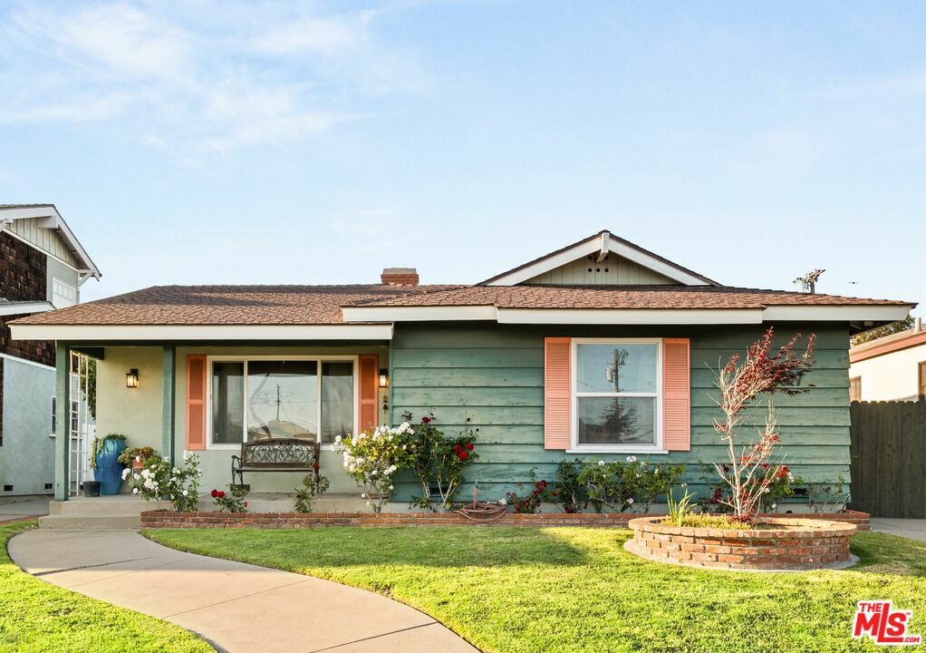 6347 W 84th St  Los Angeles CA 90045 photo