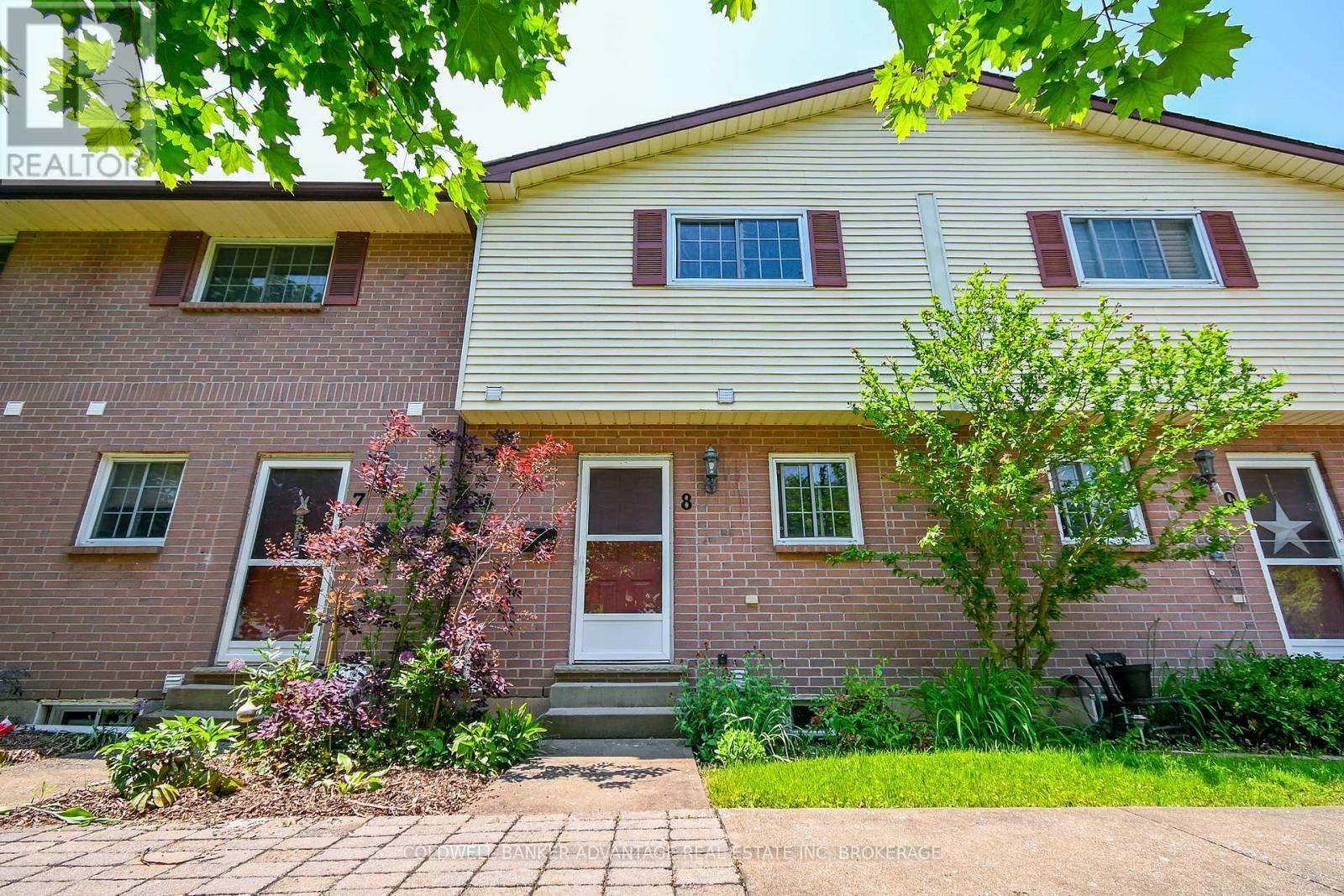 Property Photo: 102 Silvan Drive 8 ON L3C 6C3