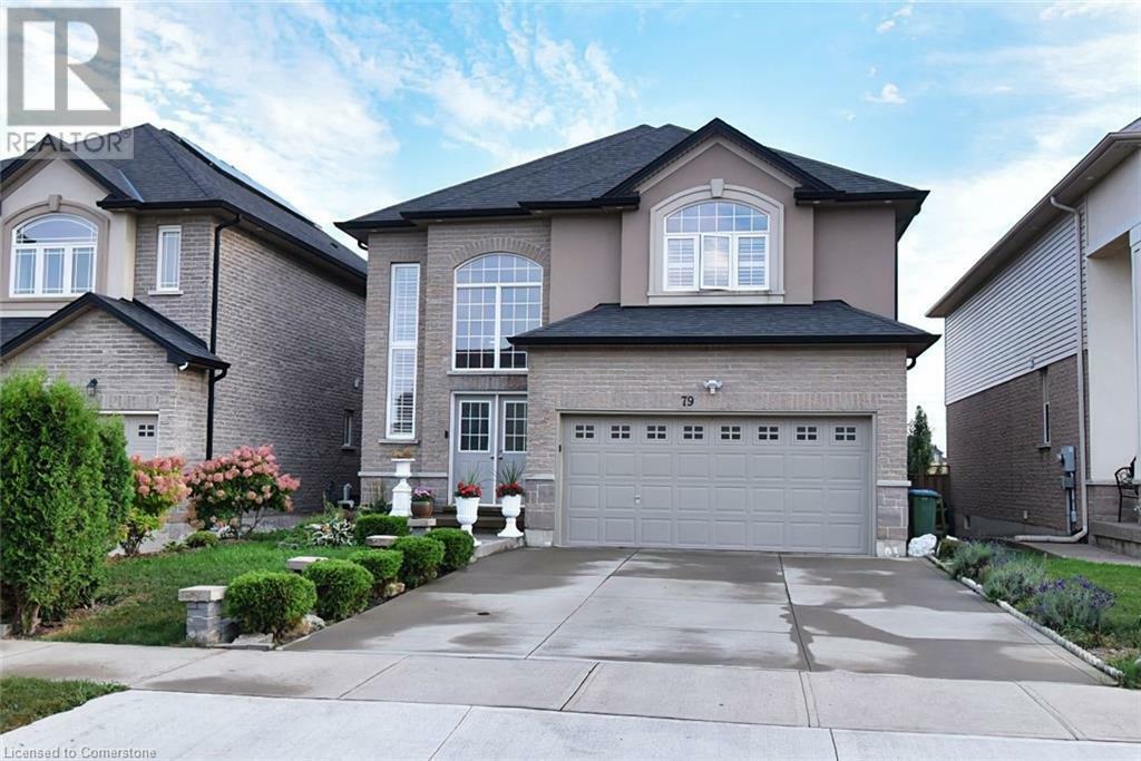 Photo de la propriété: 79 Aquasanta Crescent ON L9B 0H8