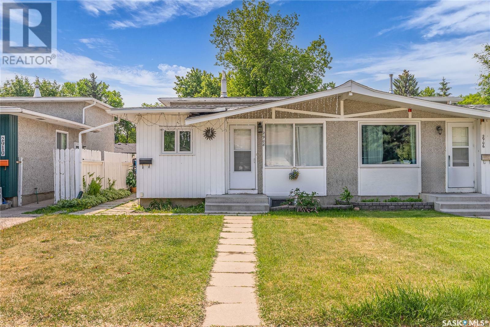 Property Photo:  2908 Eastview  SK S7J 3H9 