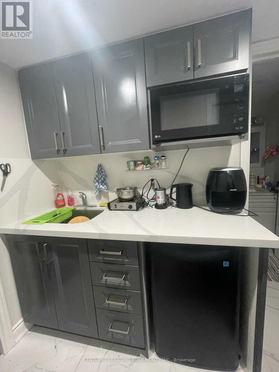 Property Photo: 314 Grove E Street Side ON L4M 5J3
