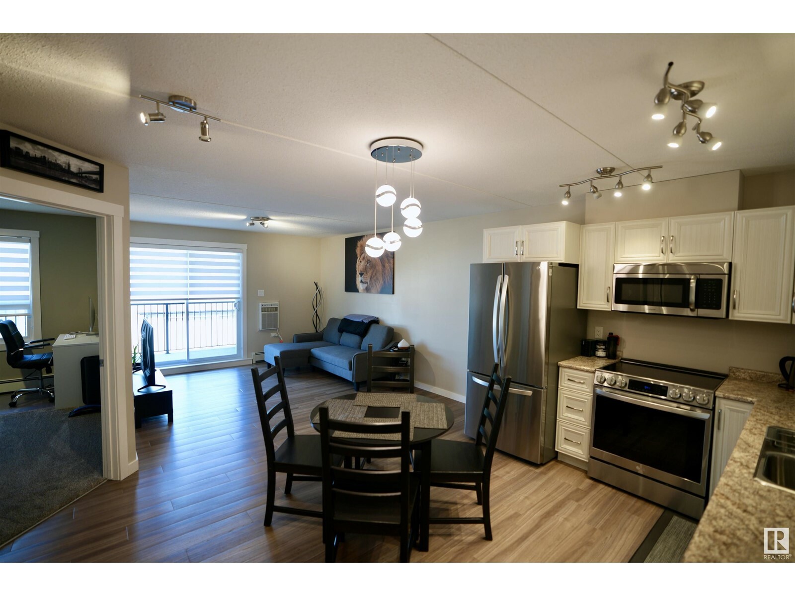 Property Photo: #201 4614B Lakeshore Dr AB T0A 3A3