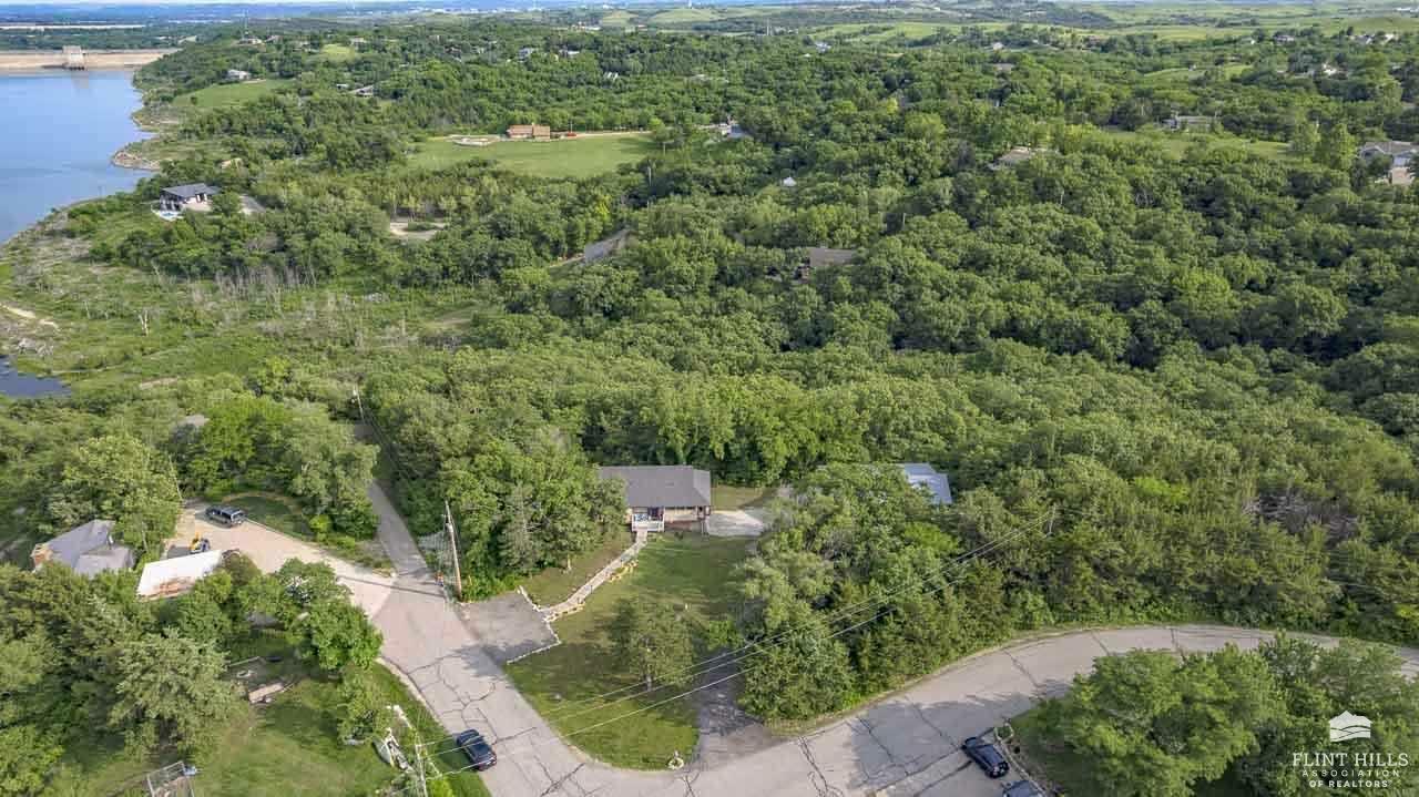 Property Photo: 3211 Buffalo Road KS 66503
