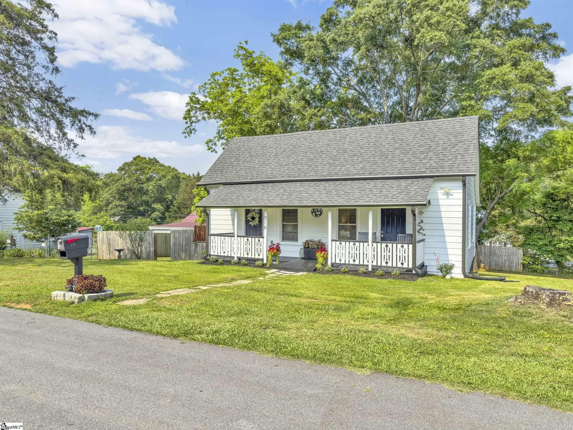 Property Photo: 316 W Blue Ridge Street SC 29670