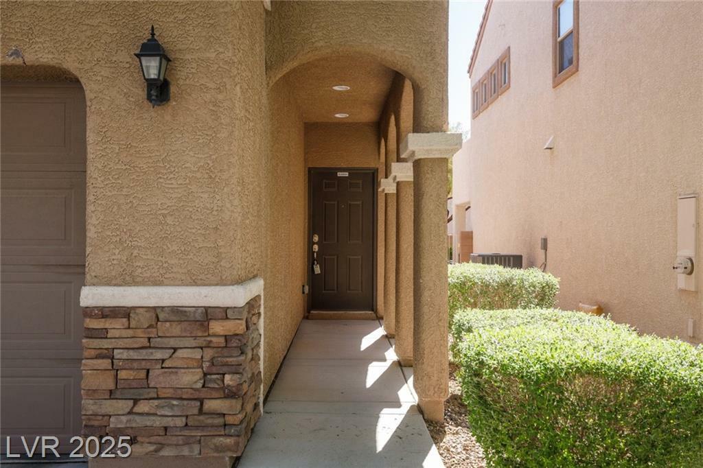 Property Photo: 2872 Glass Vine Court NV 89117