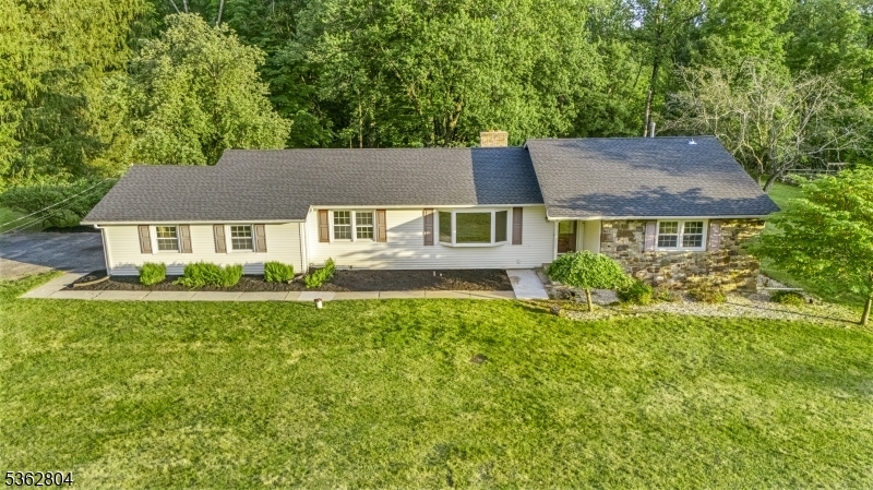 Property Photo: 4 Hickory Trl NJ 08822