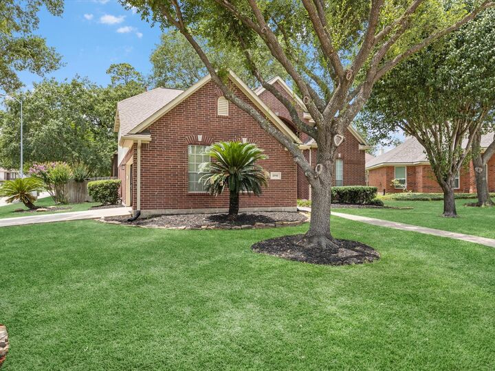 Property Photo: 2710 Magnolia Walk TX 77388