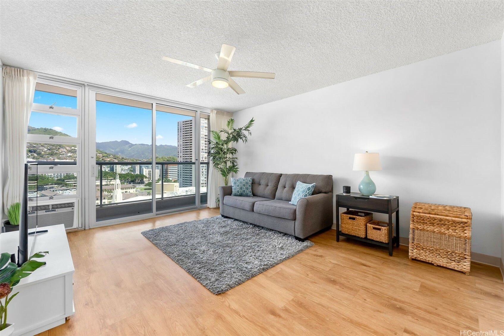 Property Photo:  1450 Young Street 2004  HI 96814 